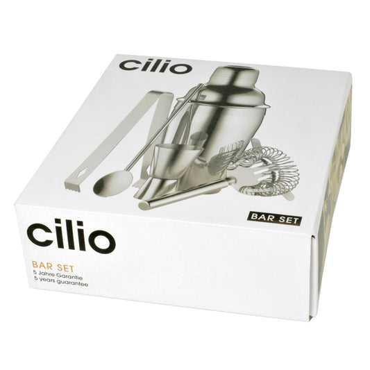 Con il set da bar da 5 pezzi, puoi creare cocktail, short e long drink come un professionista. Lo shaker per cocktail, il misurino da bar, il colino da bar, le pinze per il ghiaccio e il cucchiaio sono realizzati in acciaio inossidabile. In negozio e online su tuttochic.it