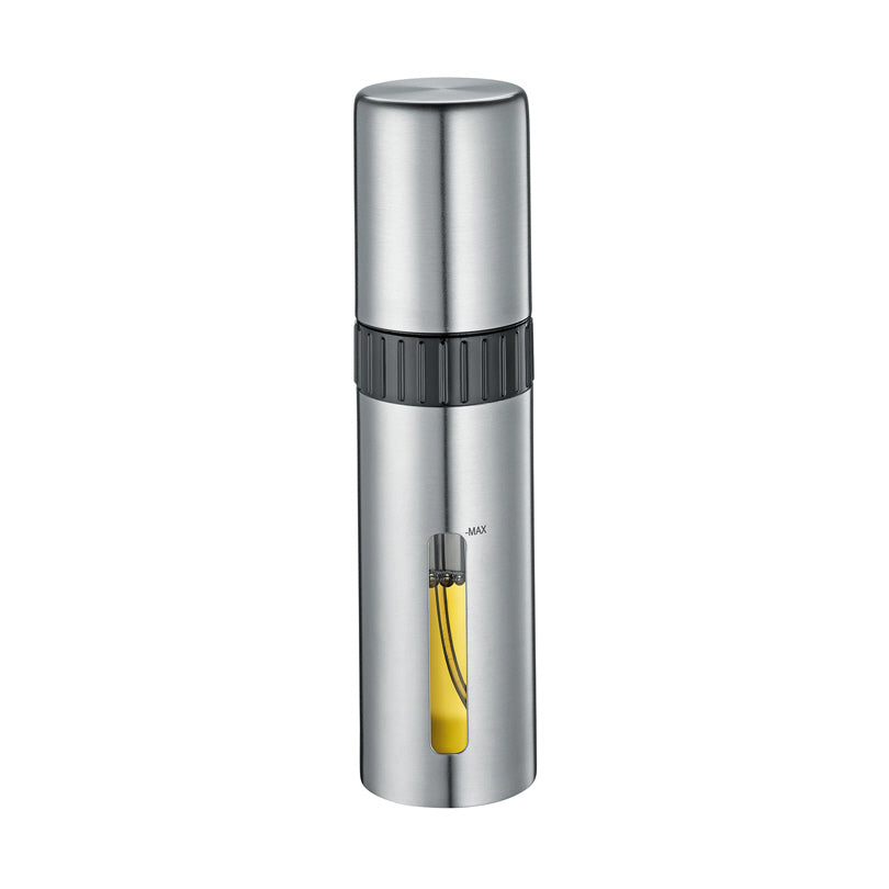 Lo spray permette di dosare la quantità esatta di olio per condire ed aromatizzare p. es. insalate, pasta, carne o pesce. Basta qualche rapida pressione per distribuire i condimenti in modo semplice, preciso e veloce, senza sporcare. Materiale Acciaio inox,Resina Dimensioni cm Ø5x19. In negozio e online su tuttochic.it