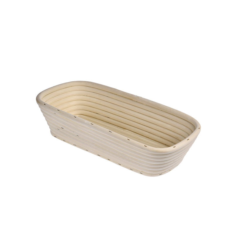 Cestino per lievitazione in rattan naturale, così l'impasto tiene la forma desiderata. Il materiale naturale dà all'impasto ossigeno a sufficienza per ottenere un risultato soffice e vaporoso. Ideale anche come cestino per servire il pane a tavola. Dimensioni: cm 28 x 16 x 6,5 h. In negozio e online su tuttochic.it