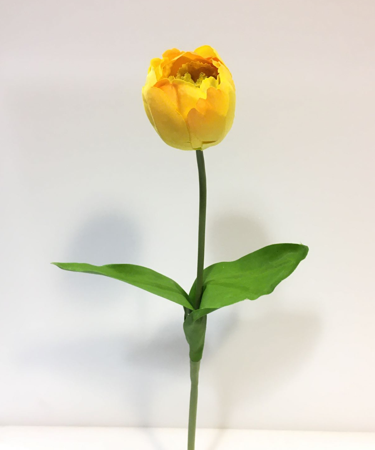 Tulipano giallo alto cm 43. Fiore artificiale in tessuto. In negozio e online su tuttochic.it