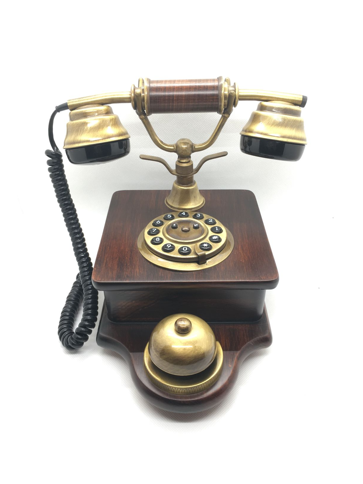 Telefono decorativo in scatola realizzato in legno e particolari in ottone brunito. Fatto in Italia da Sitel. Telefono omologato dall'Istituto Superiore Poste e Telegrafi - TLC Dimensioni: (chiuso) cm 16 x 23 x 23 h. In negozio e online su tuttochic.it