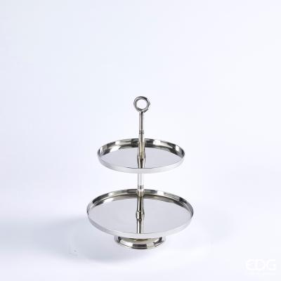 Alzata a 2 piani in metallo cromato. Dimensioni: altezza cm. 50, diametro cm. 35