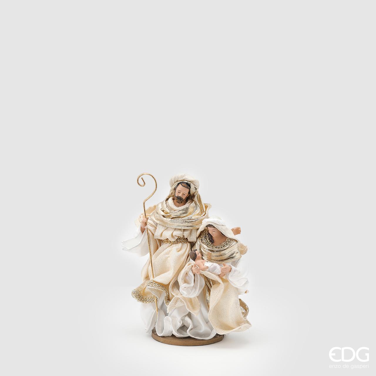 Natività in tessuto con particolari in ceramica dipinta a mano. Dimensioni: cm 14 x 18 h. In negozio e online su tuttochic.it