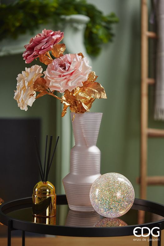 Rosa in tessuto di colore avorio e oro cm 57.