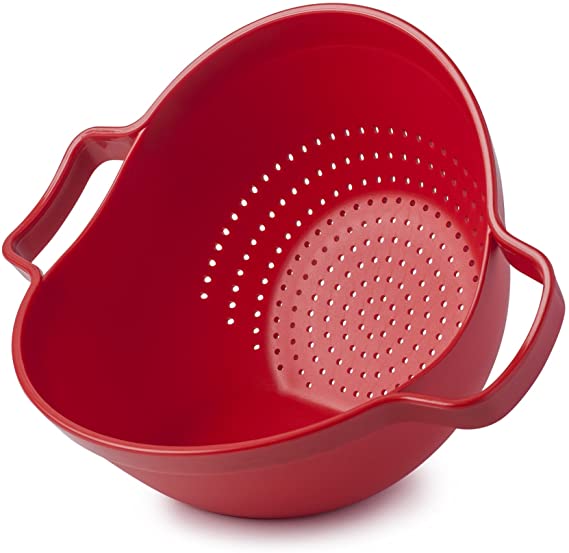 Colapasta in plastica, con robuste maniglie facile e comodo da utilizzare grazie alla forma che permette al colapasta di stare in piedi da solo senza oscillare. Scola-Scuoti-Versa e Servi. In negozio e online su tuttochic.it