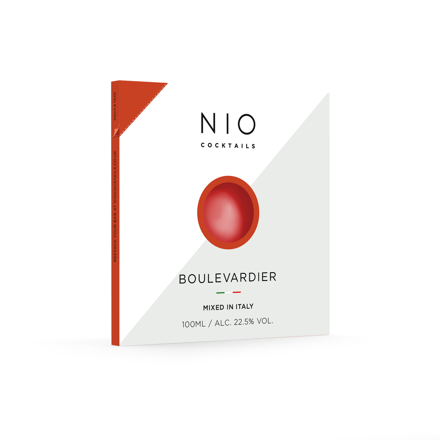Cocktail Boulevardier Il Bulleit Bourbon aggiunge un ricco calore a questo sofisticato cocktail agrodolce. I cocktail NIO sono creati su ricetta di Patrick Pistolesi, miscelati artigianalmente in Italia con i migliori spirit e confezionati in packaging di design 100% riciclabile. In negozio e online su tuttochic.it