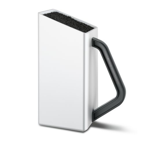 Ceppo coltelli realizzato in Svizzera Design compatto e facile da pulire Una soluzione elegante in cui riporre i coltelli Con il suo look essenziale ma impeccabile sul piano della funzionalità, può contenere i tuoi coltelli di uso quotidiano in tutta sicurezza. . In negozio e online su tuttochic.it