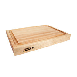 Tagliere in acero nordico cm: 50 x 38 x 6. Impugnature laterali incavate Sicuro per tutte le preparazioni alimentari Rifinito con cera d'api Peso: 20 Kg. In negozio e online su tuttochic.it