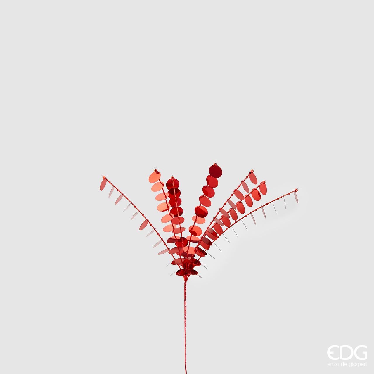Ramo in metallo e pvc di colore rosso lucido cm 51. Inserito tra i rami dell'albero di Natale o in una composizione di fiori, questo rametto dà volume e un aspetto più raffinato. In negozio e online su tuttochic.it