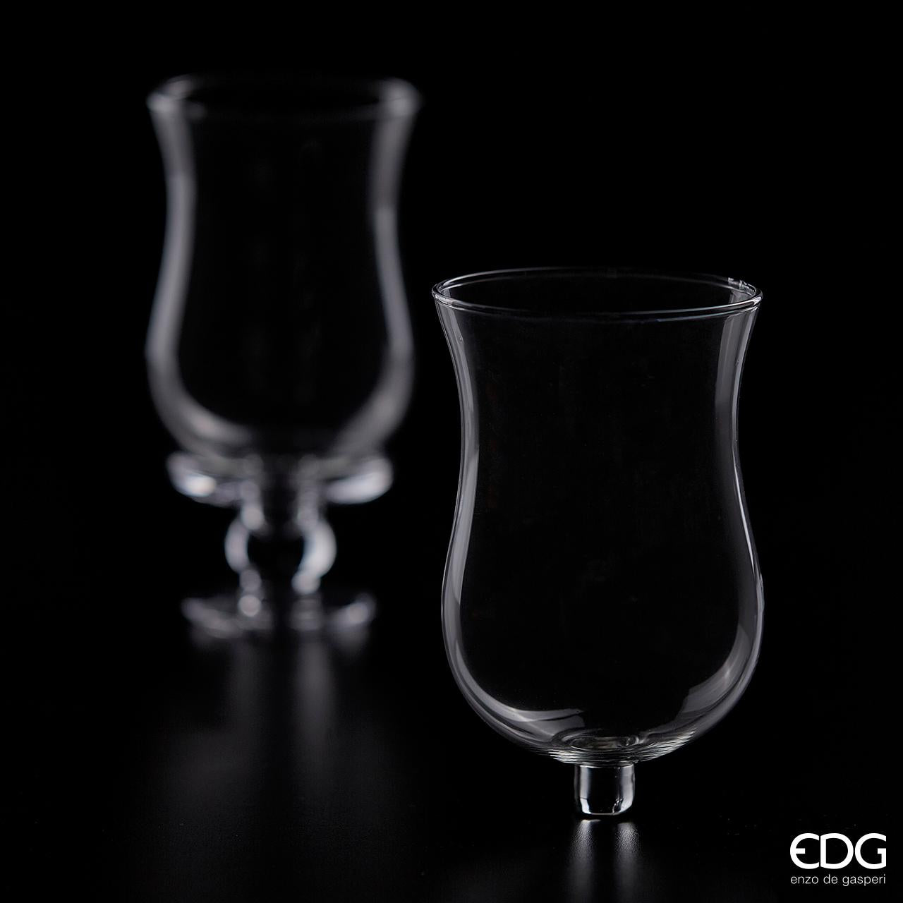 Coppa portacandela a innesto in vetro trasparente. Ideali per abbellire o trasformare un semplice portacandele. Dimensioni: diametro cm 10, altezza cm 18. In negozio e online su tuttochic.it