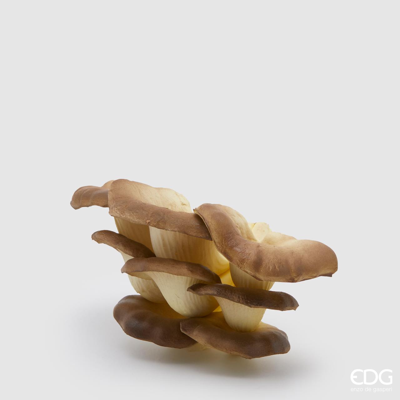 Cespo di 8 funghi artificiali in lattice Dimensioni: cm 18 x 12 h. In negozio e online su tuttochic.it