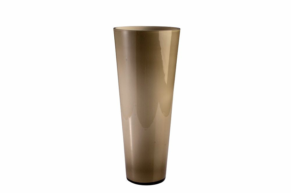 Vaso portafiori conico in vetro incamiciato di colore: esterno beige, interno bianco. Dimensioni: cm 15,5 x 38 h