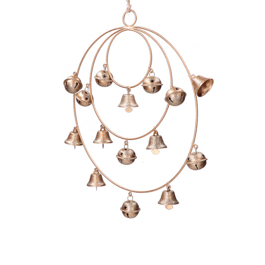 Cerchio in metallo color oro con sonagli. Dimensioni: diametro cm 25. In negozio e online su tuttochic.it