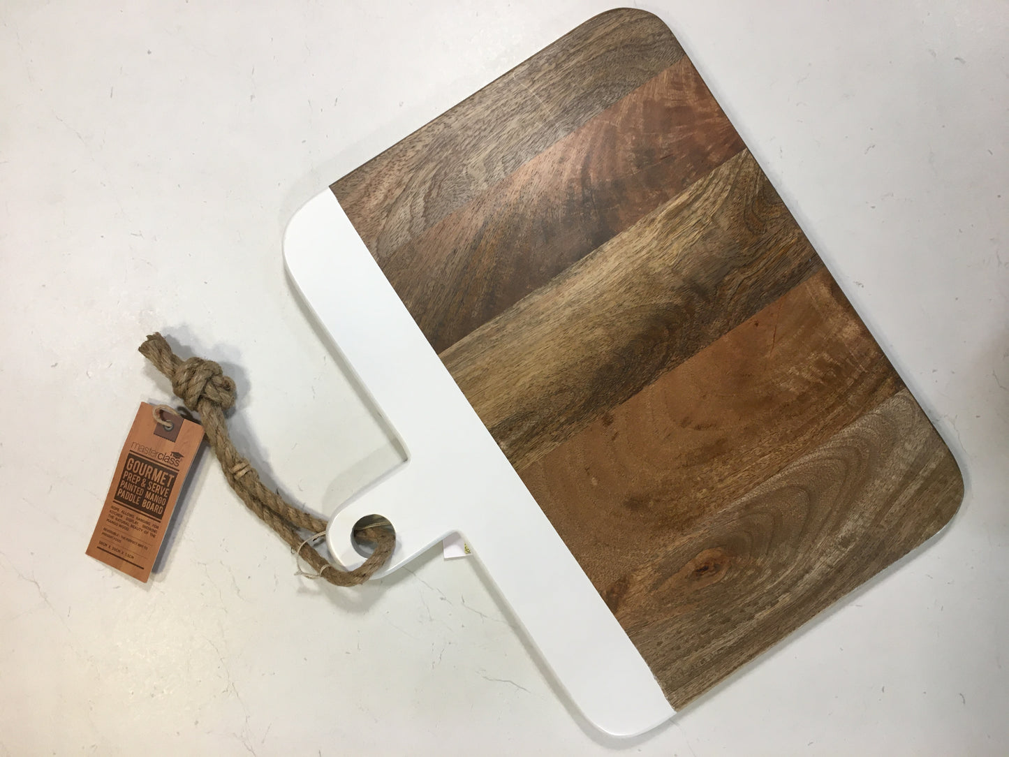 Tagliere in legno di mango dipinto cm. 38 x 35 x 1.5. Bello e pratico da usare.