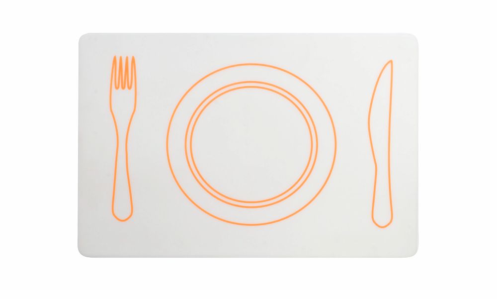 Tovaglietta in plastica e silicone di colore arancione. Dimensioni: cm 45 x 30. Questa tovaglietta americana è adatta per arredare la tavola per le tue colazioni o i tuoi pranzi informali. In negozio e online su tuttochic.it