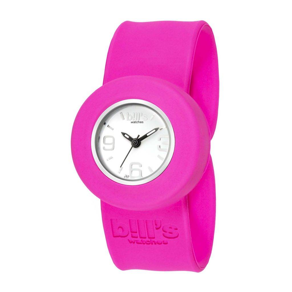 Per grandi e piccini, questo orologio impermeabile con un diametro di 24 mm fa appello ai polsi delle mamme così come a quelli dei loro bambini. I suoi braccialetti intercambiabili portano a un numero infinito di combinazioni. Aggiungi uno o più bracciali da abbinare al tuo orologio