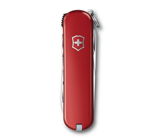 Multiuso piccolo con taglia unghie. Proprio come ogni multiuso Victorinox, il compatto NailClip 580 ti seguirà ovunque, sia quando esplori la natura selvaggia sia quando affronti la tua giornata in città. In negozio e online su tuttochic.it