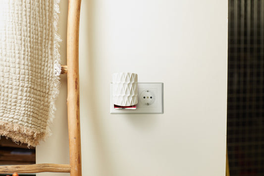 Diffusore di fragranza elettrico di Yankee Candle® è pronto a profumare qualsiasi stanza. Colore bianco. Abbinatela alla vostra ricarica per Profumatore elettrico® preferita (venduta separatamente). In negozio e online su tuttochic.it