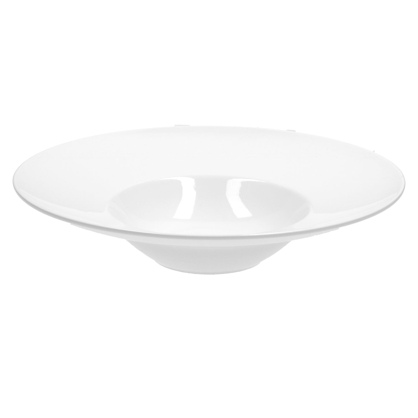 Set di 3 piatti in porcellana bianca per pasta, risotti ecc. , con falda larga e fondo a cupola. Dimensioni: Ø 26,5 cm , h 5,6 cm. I complementi tavola di La Porcellana Bianca sono perfetti per ogni occasione. Lavabile in lavastoviglie Utilizzabile in microonde e forno tradizionale In negozio e online su tuttochic.it