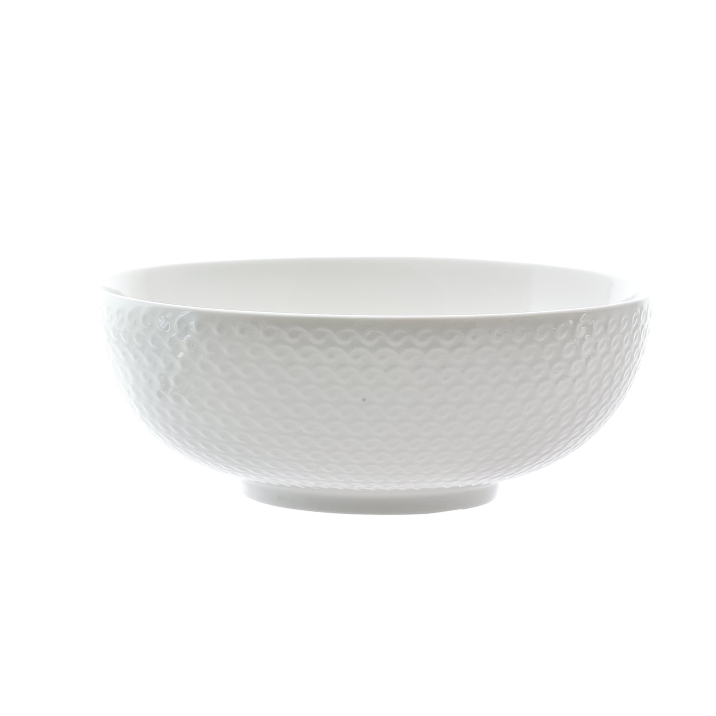 Insalatiera in porcellana bianca. Dimensioni: Ø 22; h12,5 cm Bordi smerlati su piatti, vassoi, piattini, bowl della linea Momenti, per dare un tocco di eleganza ad ogni apparecchiatura. Utilizzabile in forno tradizionale Utilizzabile in forno a microonde Lavabile in lavastoviglie. In negozio e online su tuttochic.it