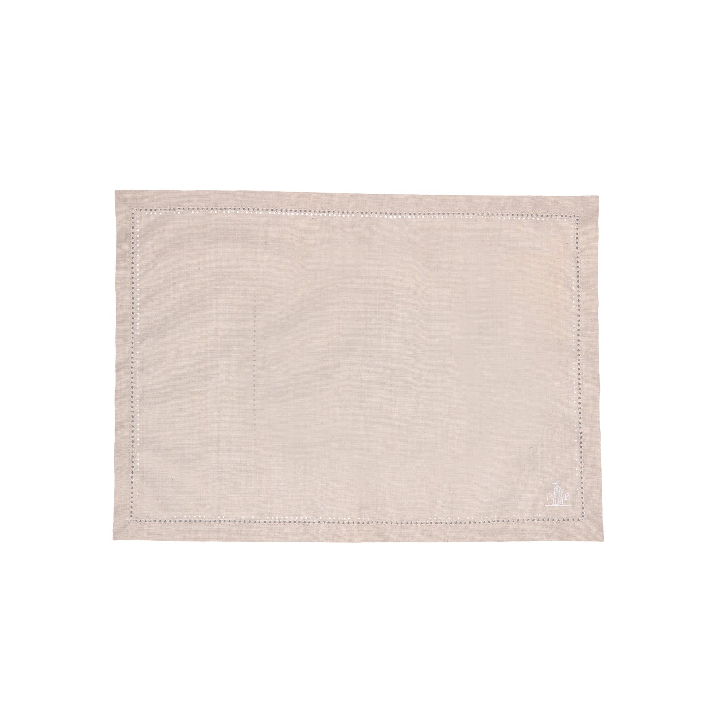 Tovaglietta rettangolare in cotone di colore Ecrù. Dimensioni: cm 35 x 47. Una collezione tessile per vestire la tavola in puro stile countryside, come la tradizione toscana insegna. Per creare la mise en place perfetta per ogni occasione di convivialità. In negozio e online su tuttochic.it
