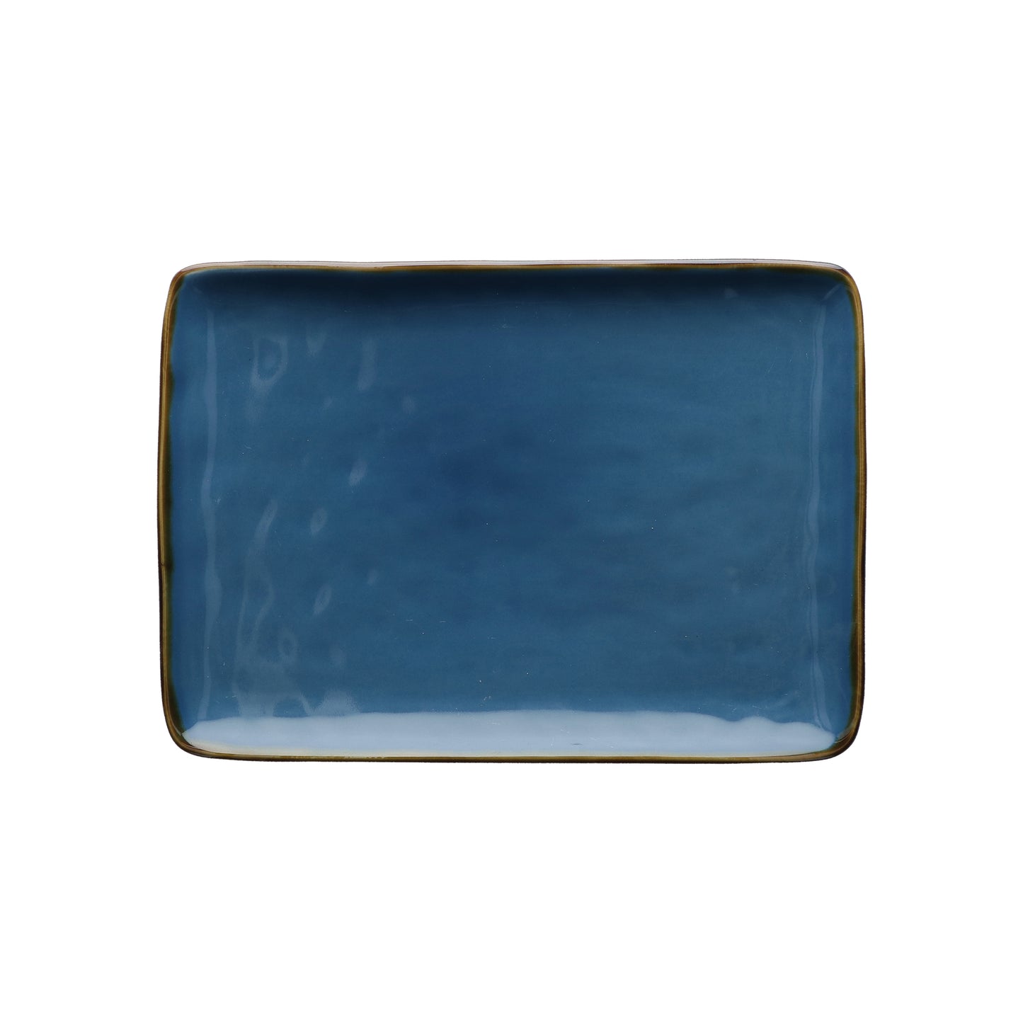 Vassoio rettangolare in porcellana di colore blu avio. Colori e forme moderne si mescolano con armonia ed elementi della tradizione. Dimensioni: cm 27 x 19 Materiali: Stoneware Lavabile in lavastoviglie Utilizzabile in microonde. In negozio e online su tuttochic.it