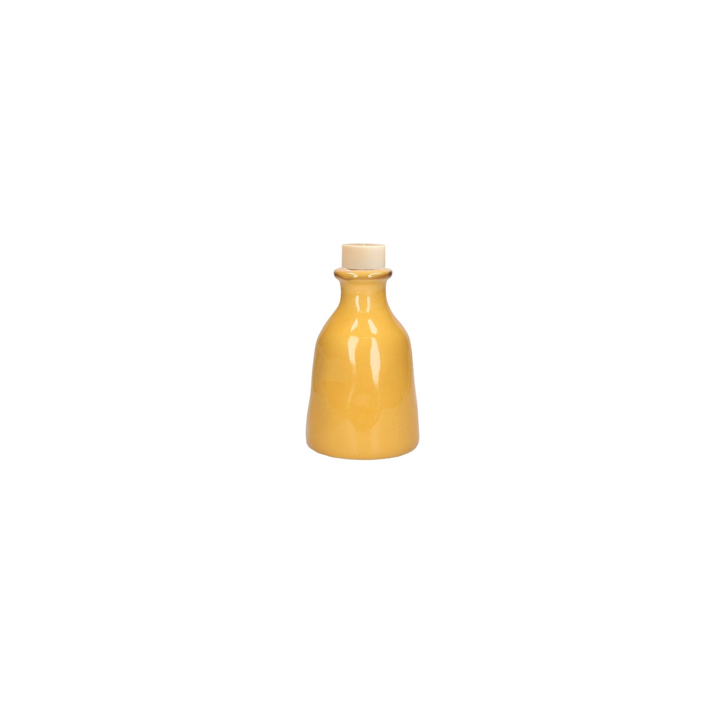 Contenitore bottiglia in gres porcellanato di colore giallo ocra. Dimensioni e capacità: 250 ml Un contenitore per l’olio, per il vino, per i fiori o per qualsiasi cosa suggerisca la tua fantasia. Orci di Concerto,per arricchire e completare la mise en place. In negozio e online su tuttochic.it