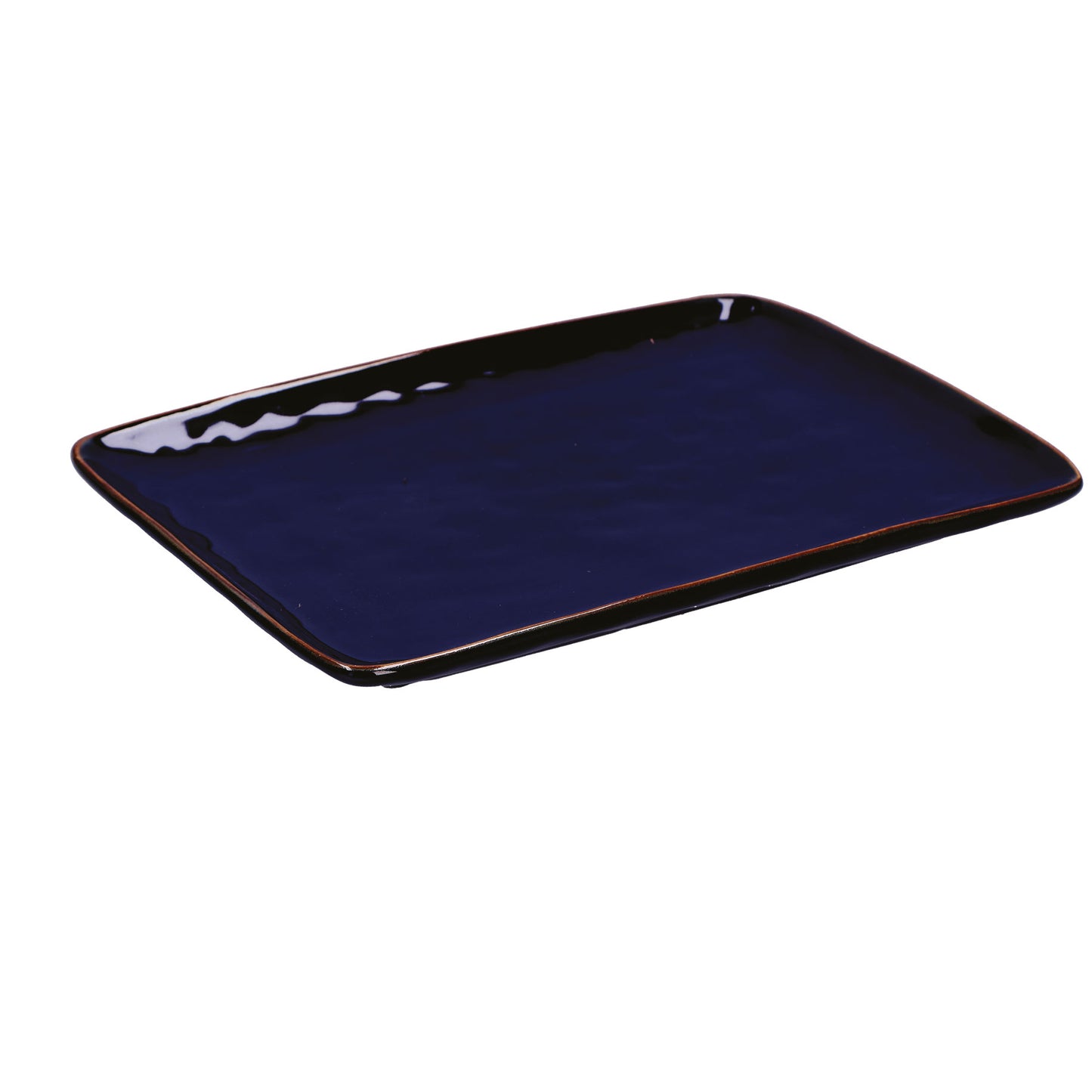 Vassoio rettangolare in porcellana di colore blu cobalto. Colori e forme moderne si mescolano con armonia ed elementi della tradizione. Dimensioni: cm 36 x 26,5 Materiali: Stoneware Lavabile in lavastoviglie. Utilizzabile in microonde. In negozio e online su tuttochic.it