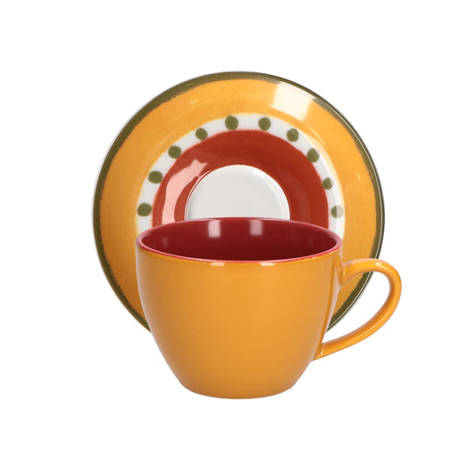 Set 6 tazze da tè gialla con piatto in porcellana decorata. Capacità: cc 180 Cottage è una collezione perfetta per la stagione autunnale. Il trattamento pittorico e i colori caldi della terra rimandano alle campagne tipiche del mediterraneo. Utilizzabile in lavastoviglie e microonde. In negozio e online su tuttochic.it