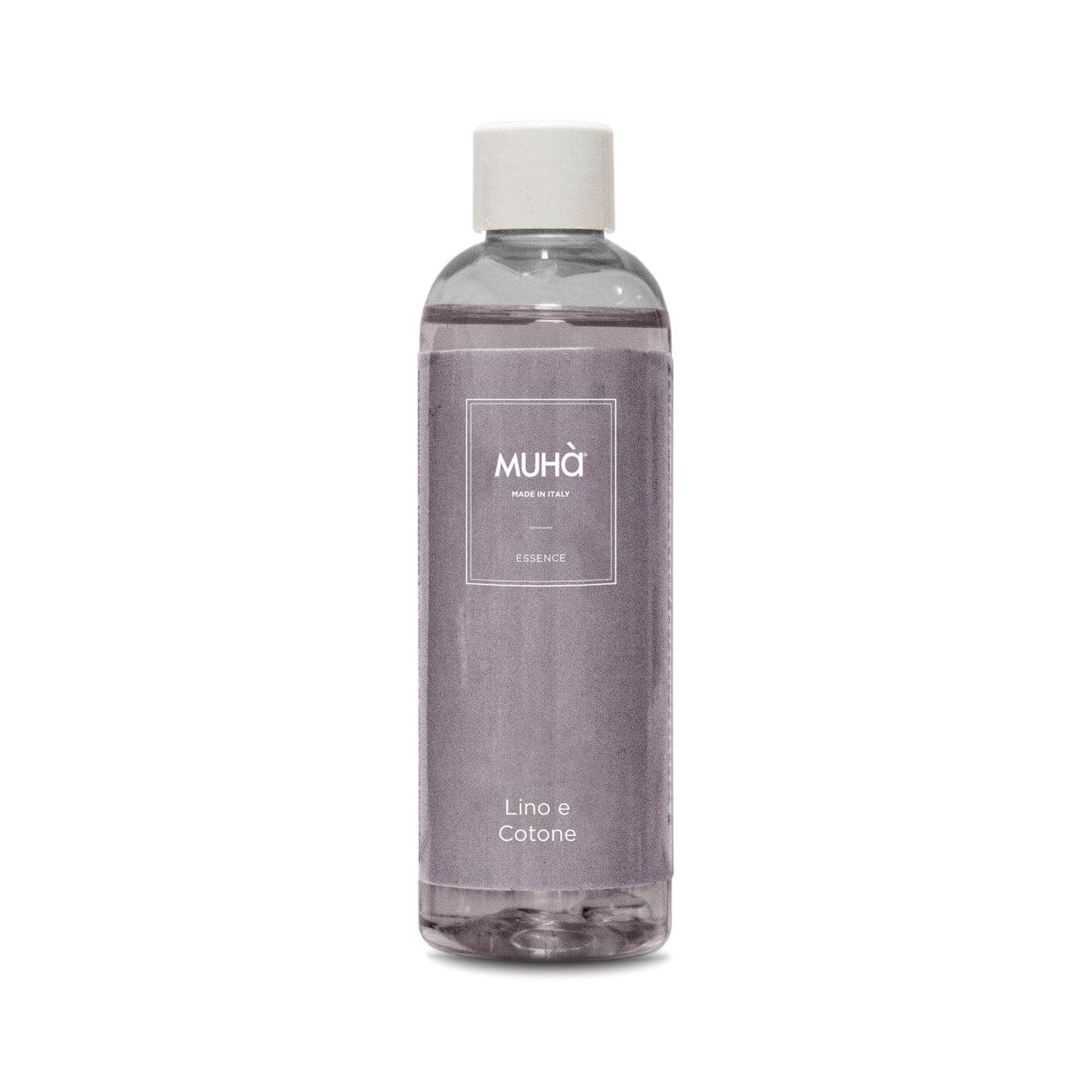 Ricarica per profumatore d'ambiente 200 ml. Lino e Cotone Fragranza intensa, semplice e raffinata ispirata al profumo di pulito. Le note di Alghe marine, petali di rosa, lavanda, sandalo e muschi di quercia ricordano le bianche lenzuola scaldate dal sole e asciugate al vento. In negozio e online su tuttochic.it