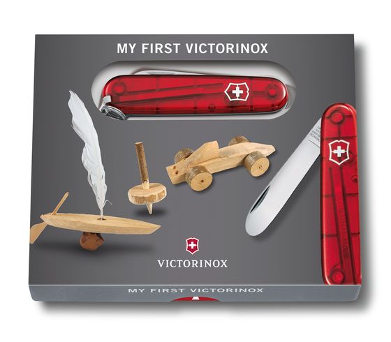 My First Victorinox, il multiuso creato apposta per i bambini. Abbiamo lasciato nove funzioni, in modo che possano fare ciò che serve, e abbiamo tolto punte e lame taglienti, in modo che siano al sicuro. In negozio e online su tuttochic.it