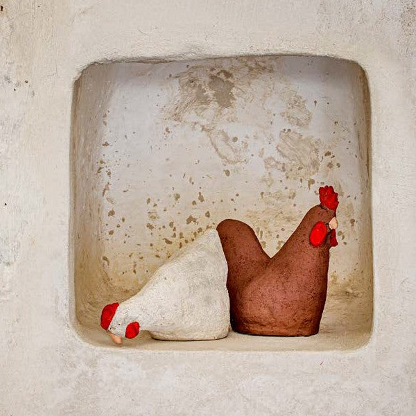 Gallina decorativa in terracotta di colore bianco. Dimensioni: cm 25 x 8.5 x 16 h. In negozio e online su tuttochic.it