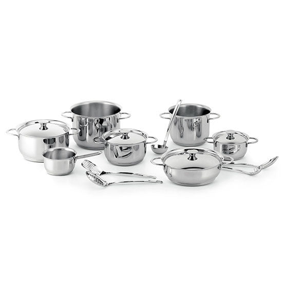 Deliziosa è la nuova batteria Made in Italy in acciaio Inox 18/10 composta da 16 pezzi. Caratteristiche distintive sono il pratico bordo a versare e i coperchi in acciaio con pomolo serigrafato e il fondo spesso a tre strati Lagoseal Plus.