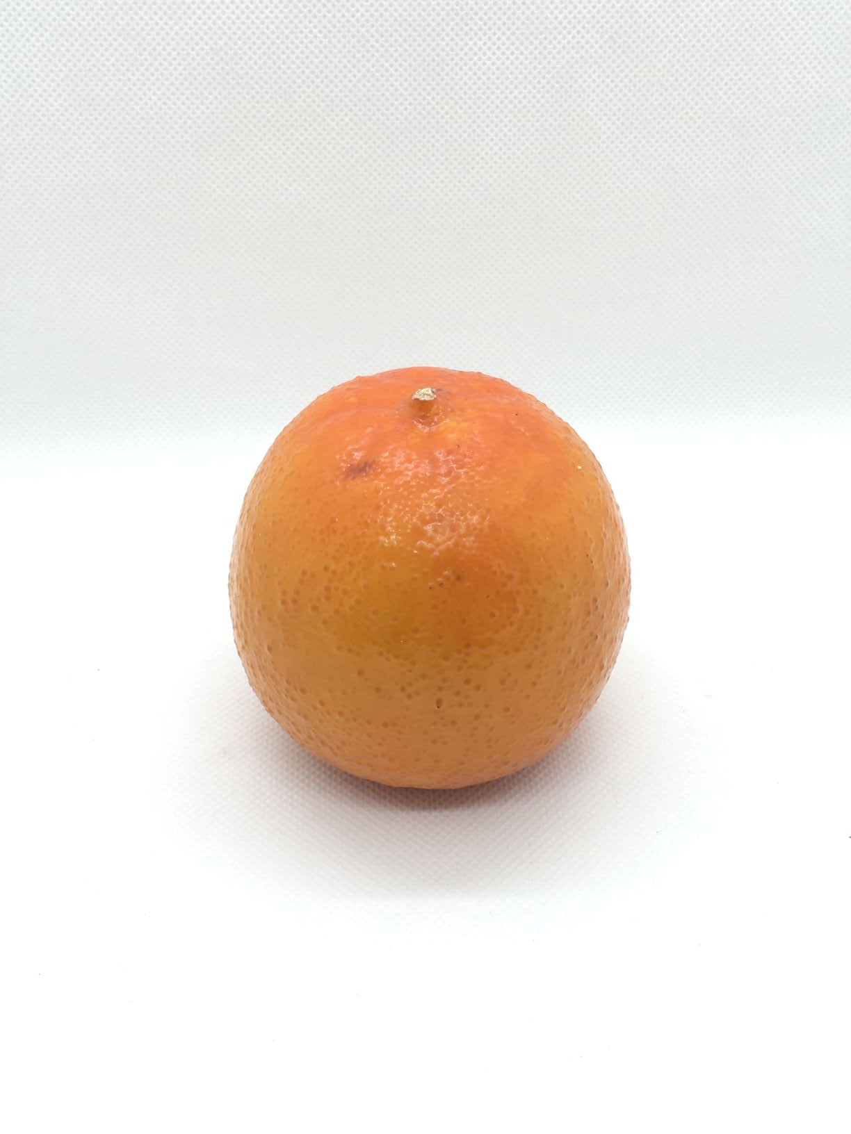 Arancia artificiale decorativa, ideale per creare decorazioni varie. Dimensione : diametro cm 7