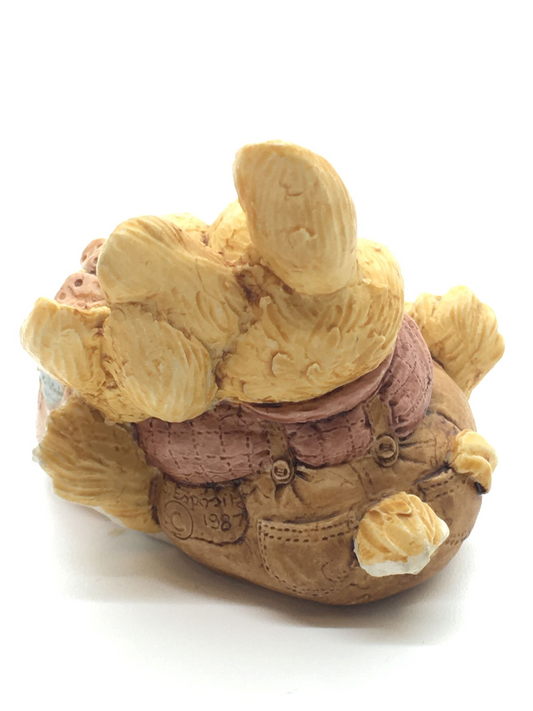 Statuina in resina decorata a mano della linea "Coniglietti" di Artefice Ottanta. Made in Italy Dimensioni: cm 5 x 5 h