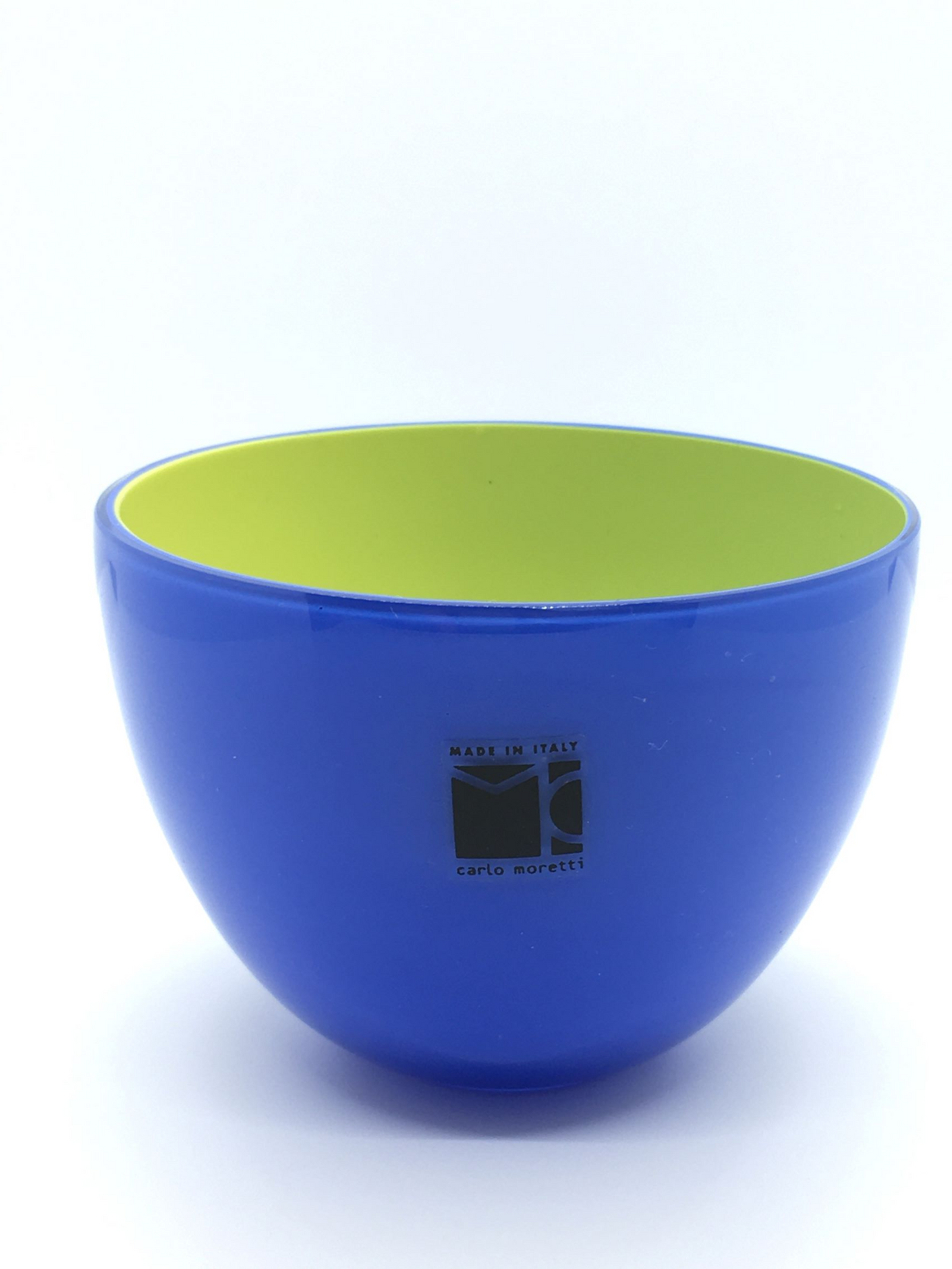 Coppetta in pasta vitrea di Murano bicolore, soffiati a bocca e rifiniti a mano. EDIZIONE LIMITATA Dimensioni: diametro 97 mm, altezza 68 mm.