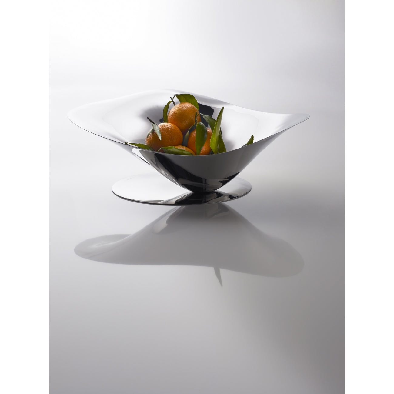 Centrotavola portafrutta in acciaio dal design particolare Petalo Bugatti