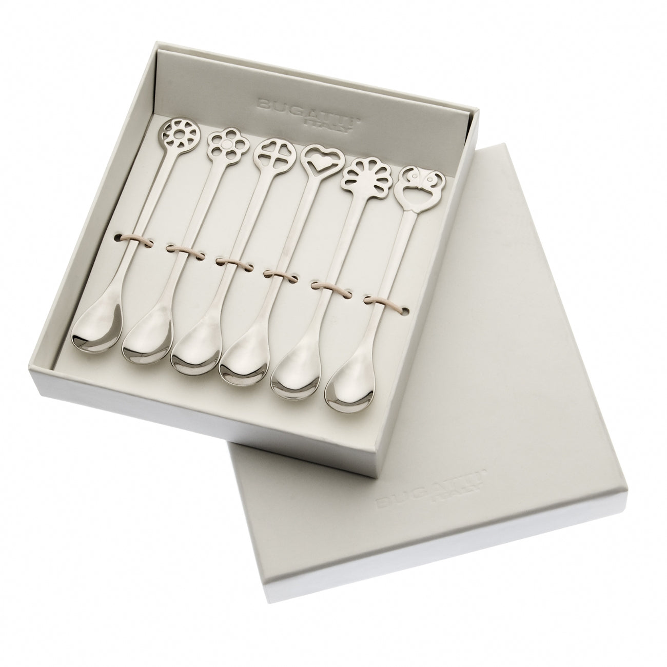 Set 6 cucchiaini moka in scatola regalo in acciaio inox 18/10. Designer: Teseo Berghella Misure: 14X16X2,5 cm Materiale: Acciaio Inossidabile 18/10Finitura: lucido Manutenzione: Si consiglia di lavare a mano È possibile il lavaggio in lavastoviglie fino a una temperatura di 50/55°C. In negozio e online su tuttochic.it