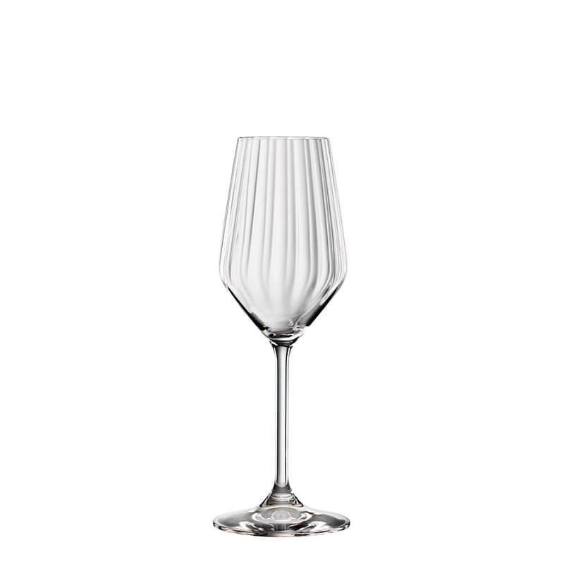 Set di 4 calici champagne in vetro cristallino lavorato. Dimensioni: mm 75 x 223 h - Capacità: 310 ml. Lavabile in lavastoviglie. In negozio e online su tuttochic.it