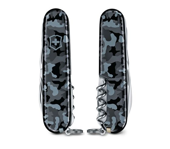 Multiuso Huntsman, con l’aggiunta delle forbici e del seghetto per legno, sei pronto a tagliare praticamente tutto. Quando è il momento di lasciare il computer e i sentieri conosciuti, sarai contento di avere in tasca Huntsman. In negozio e online su tuttochic.it