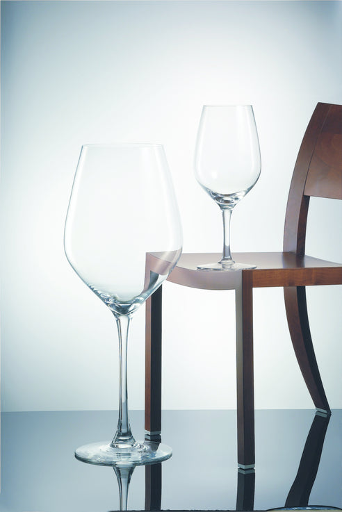 Calice gigante in vetro cristallino. Ideale per scenografie e complemento d'arredo. Dimensioni: mm 290 x 750 h - Capacità: 15 litri. Lavabile in lavastoviglie. In negozio e online su tuttochic.it