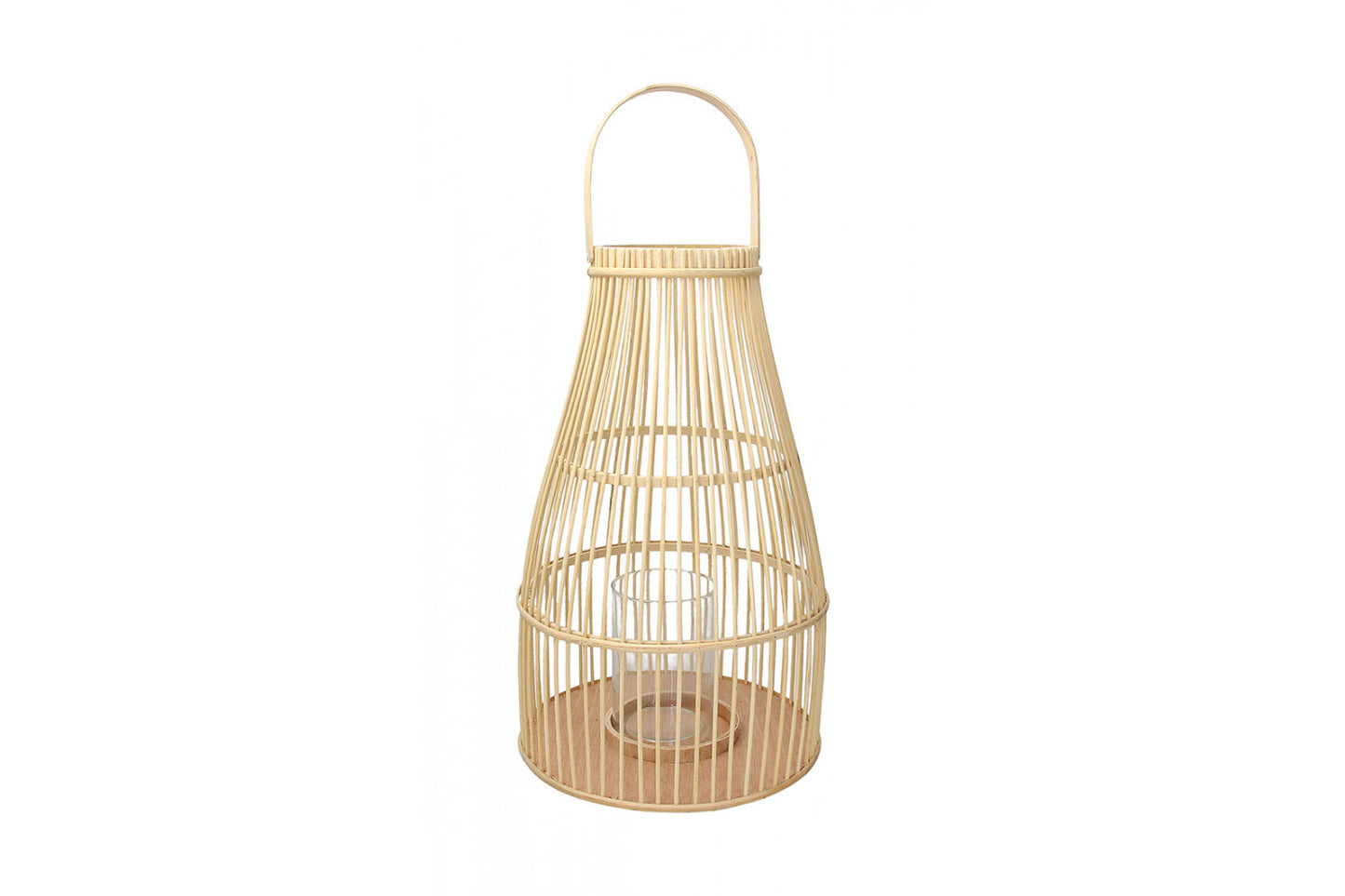 Lanterna in Rattan naturale cm. 26 x 40 I vostri ambienti possono essere enfatizzati dalle lanterne in rattan, per un tocco etnico e raffinato. Scopri le candele e le luci da abbinare. In negozio e online su tuttochic.it