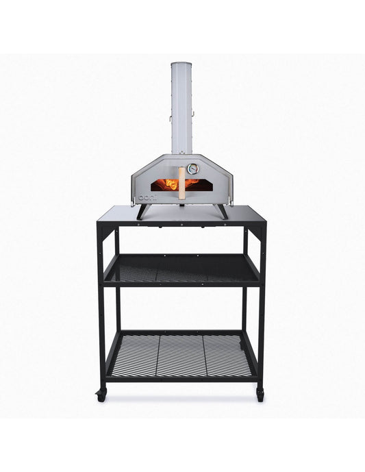 Sistema di tavoli modulari appositamente progettato per la gamma di forni per pizza di Ooni e i diversi accessori. • Materiale: Acciaio al carbonio verniciato a polvere e acciaio inox • Dimensioni: 80 x 80 x 90 cm • Peso: 26 Kg. In negozio e online su tuttochic.it