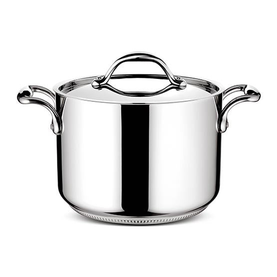 Pentola cm 26 con coperchio acciaio inox 18/10. Capacità: lt. 8,2 Accademia Lagofusion è la nuova linea Lagostina in acciaio inox 18/10 pensata per gli amanti della cucina. Fonti di calore utilizzabili: GAS-PIASTRA ELETTRICA-VETROCERAMICA-INDUZIONE. 25 anni di garanzia. Made in Italy In negozio e online su tuttochic.it