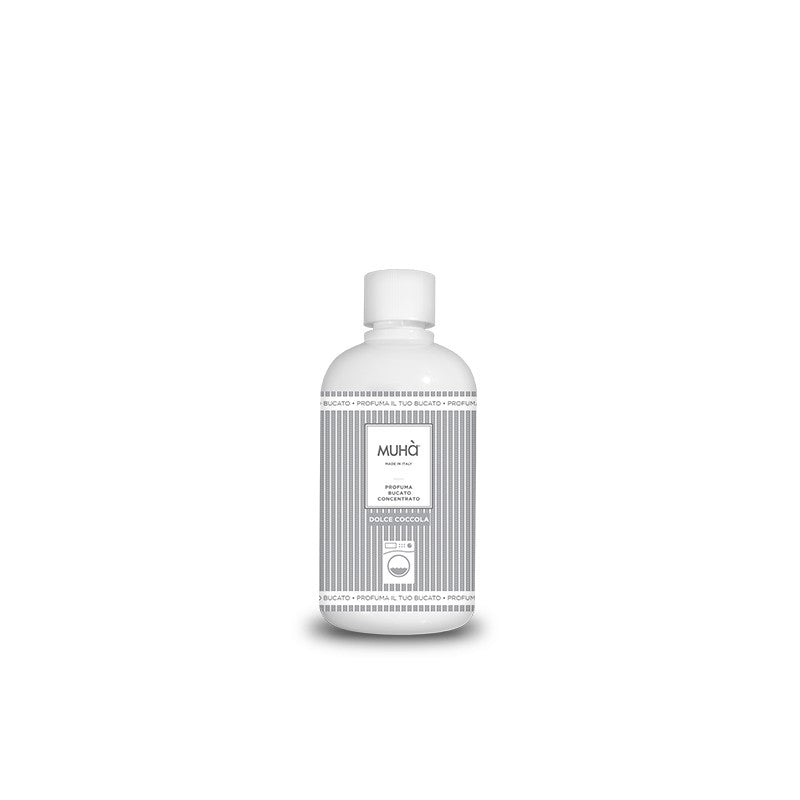 Prodotto profuma bucato concentrato da 400 ml che dona ai tuoi capi un profumo persistente e duraturo nel tempo. Non contiene parabeni. In negozio e online su tuttochic.it