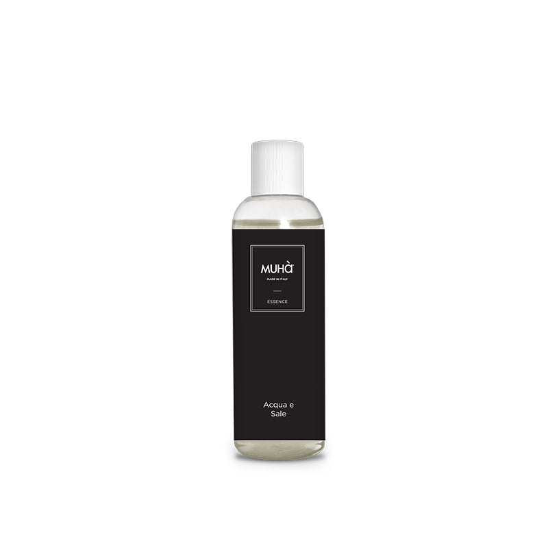 Ricarica per profumatore d'ambiente 400 ml. ACQUA E SALE La fragranza sprigiona la freschezza della brezza del mare carica di ozono e dei profumi di anice e sale. In negozio e online su tuttochic.it