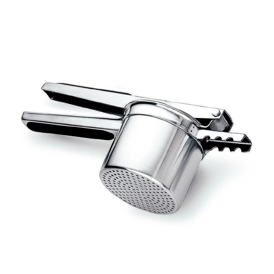 Schiacciapatate in acciaio inox 18/10 con garanzia di resistenza e durata. Professionali, maneggevoli e pratici, un aiuto ideale in cucina.