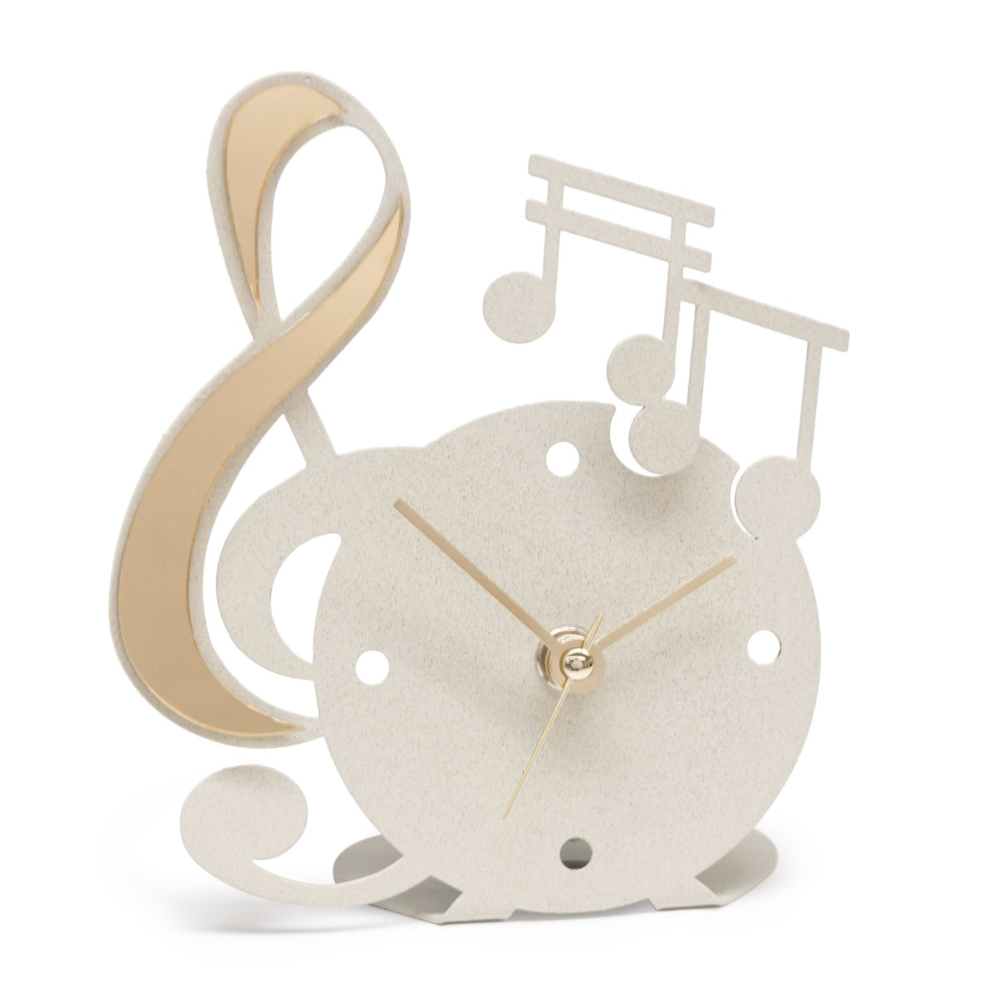 Divertente orologio da tavolo con decorazione in polimetilmetacrilato specchiato, perfetto sia come complemento d’arredo o come bomboniera. Dimensione: 13,5 x 15,5 H. Una linea di bomboniere moderne realizzate in ferro tagliato a laser e disponibili in tanti colori.. In negozio e online su tuttochic.it