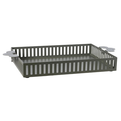 Il vassoio grande Old è realizzato in metallo colorato e adornato con eleganti maniglie laterali, conferendo un tocco di raffinatezza tipico della collezione Old. Dimensioni: 31 x 34,5 x 6 H cm Prodotto in Italia. In negozio e online su tuttochic.it