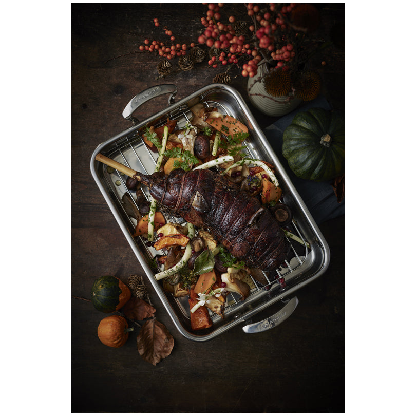 Teglia da forno Impact di Scanpan con griglia e manici in acciaio, adatta a induzione e forno fino a 250°C, dimensioni 42,5x26xh11 cm
